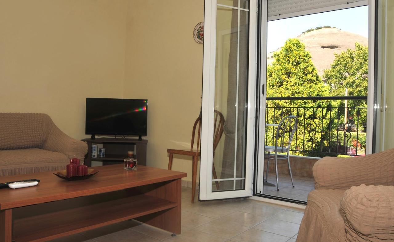 The Other Side Of Meteora With Lush Garden, Bbq & Pavillion Kalambaka Exterior foto